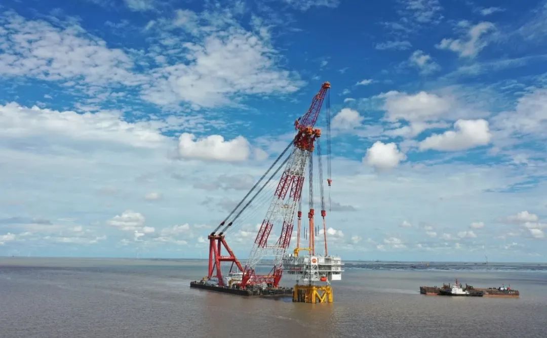 2020��9��14�գ��ش�3000�ֵĹ���Ͷ�ʶ�̨���ɳH1#���Ϸ����Ŀ������ѹվ���ڵ�װ��